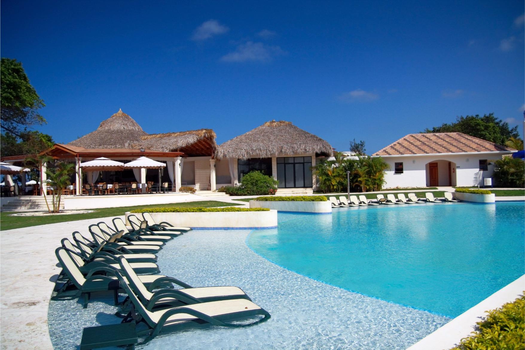 Zanbluu Beach Resort